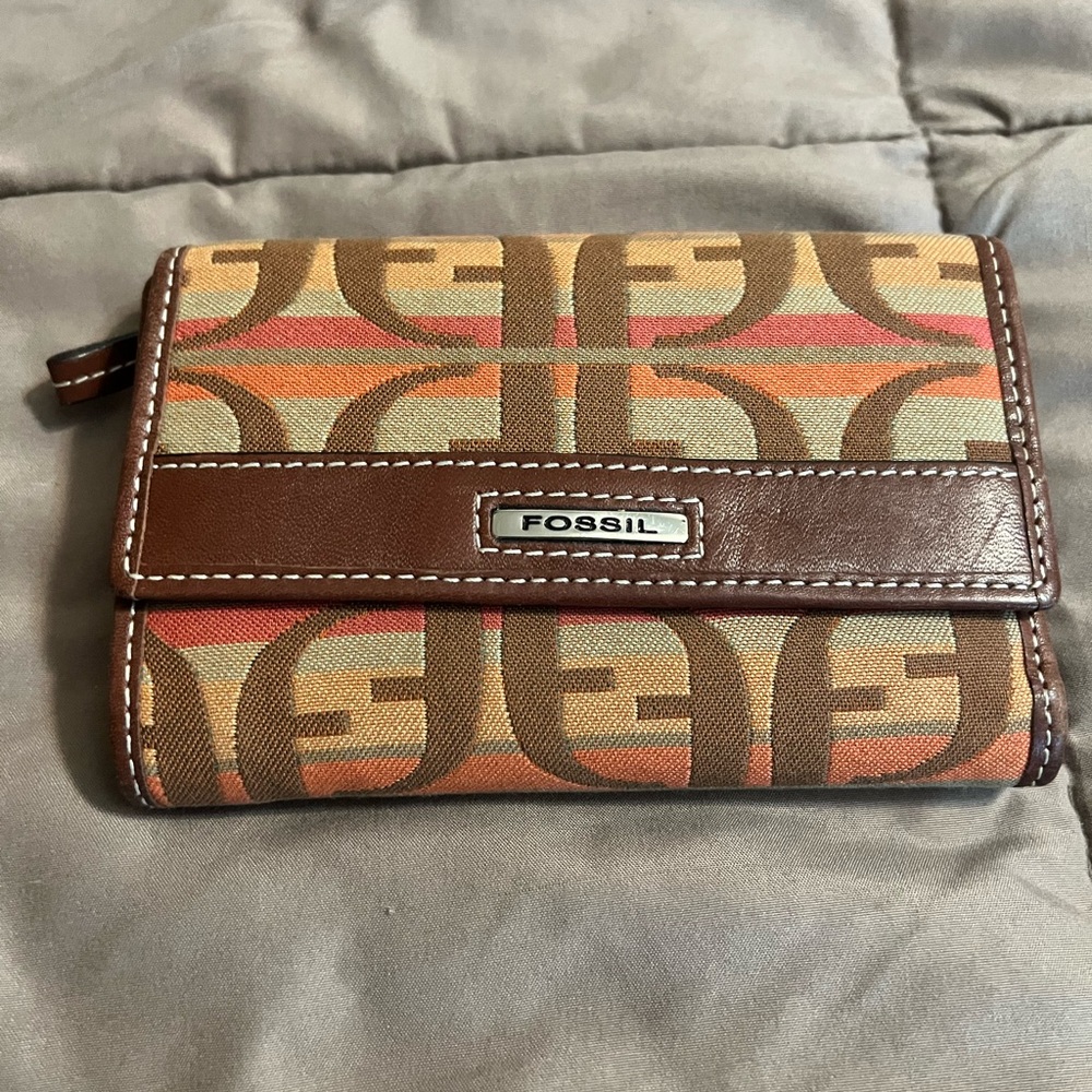 Women’s fossil wallet